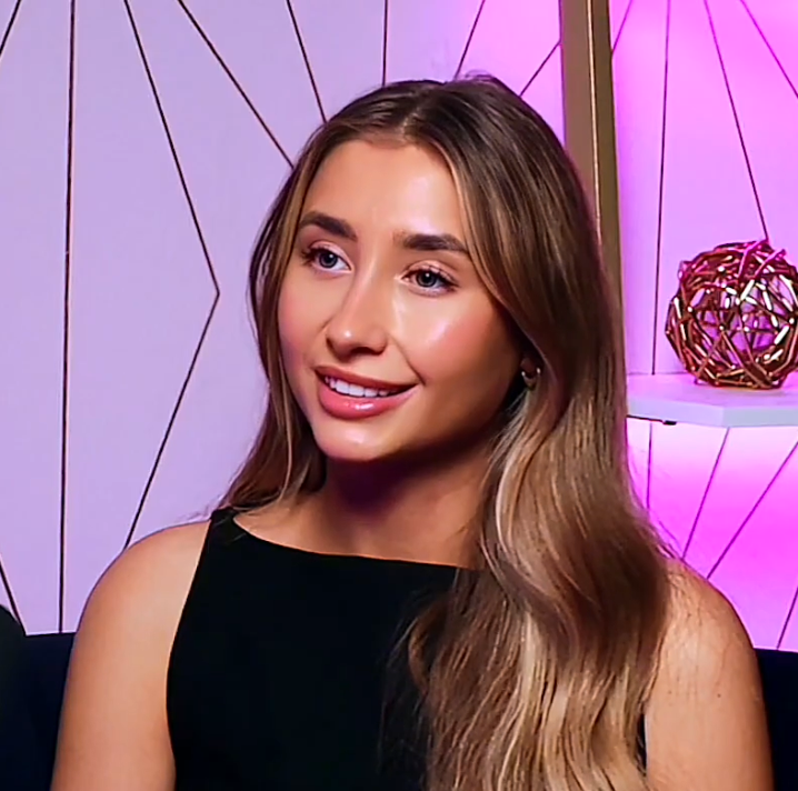Phil Foden’s GF Degrades Lily Phillips Over Selfie Request Phil Foden’s GF Degrades Lily Phillips Over Selfie Request